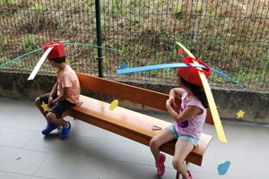 Covid-19: Em Arcos de Valdevez as crianças brincam com hélices na cabeça