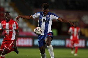 FC Porto escorrega e empata sem golos frente ao Desp. Aves