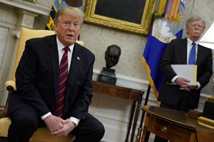 'A Finlândia não é um satélite da Rússia?': As gaffes de Trump no livro de Bolton