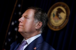 Administração Trump despede procurador que recusava demitir-se
