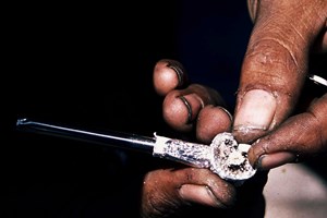 Estado dará milhares de cachimbos a viciados em crack