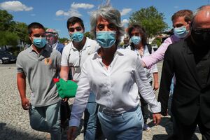 Graça Fonseca barrete forcado