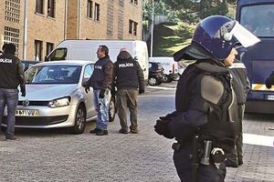Polícia