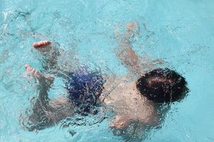 piscina criança