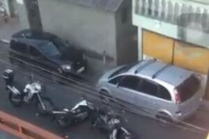 Polícia filmada a estrangular jovem no Brasil