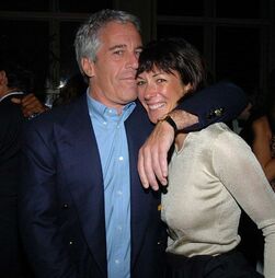 Ex-companheira de Jeffrey Epstein transferida para prisão de segurança mínima no Texas