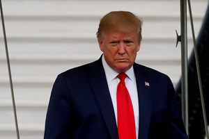Covid-19: Universidade contra decisão de Trump de expulsar estrangeiros com aulas online