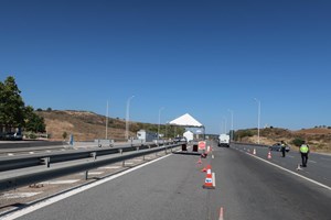 Mais de um milhão de pessoas controladas na fronteira com Espanha em três meses