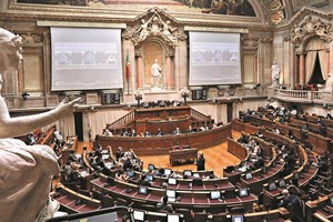 PS quer perda de mandato para eurodeputados que mudem de partido