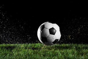 Liga checa de futebol acaba antes de tempo devido a surto de Covid-19