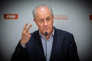 Líder do PSD reitera pedido de investigação do Ministério Público ao Novo Banco