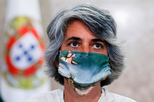 Deputados chumbam pedido de audição urgente da ministra da Cultura