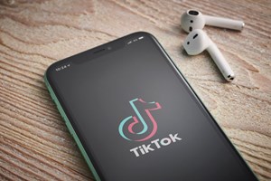 TikTok multado em €345 milhões na UE por falhas na proteção da privacidade de crianças