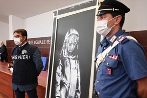 Itália restitui a França uma obra de Banksy roubada do Bataclan