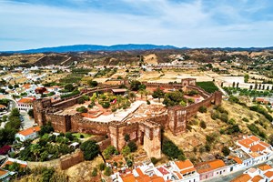 Viagem a Silves, onde o mar é visto da serra