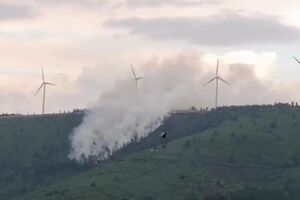 Dois bombeiros feridos durante combate a incêndio na Serra da Lousã