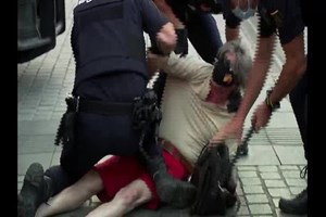 Manifestantes protestam contra a monarquia em Espanha