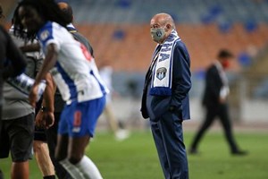 Pinto da Costa pede 'rigoroso inquérito' por carga policial sobre adeptos