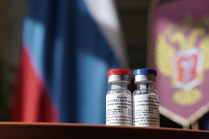 Antes desprezada, vacina de Putin agora é favorita no combate à pandemia