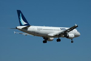 Avião da SATA Air Açores atingido por raio, aeronave vai ser inspecionada