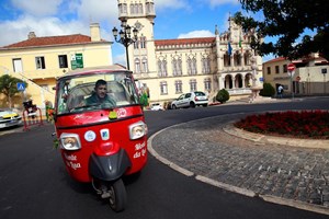 Meia centena de condutores de animação turística protestam em Sintra contra interdições ao trânsito