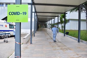 Covid-19: Anestesista infetada obriga Hospital de Santarém a desviar grávidas urgentes