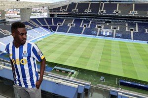 FC Porto nega, mas FIFA garante que clube está impedido de inscrever jogadores