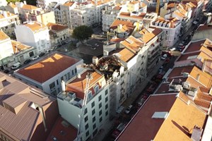 Prédio em Campo de Ourique sem condições de habitabilidade após incêndio