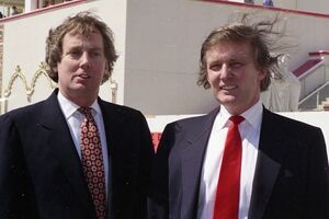 Robert Trump e Donald Trump em 1990