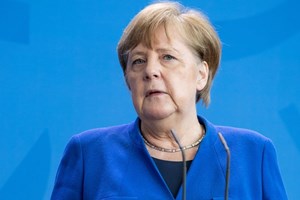 Merkel condena “veneno do ódio racista” um ano após atentado de Hanau