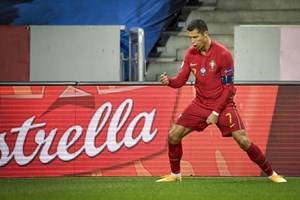 Cristiano Ronaldo soma 100.ª vitória de 'quinas' ao peito