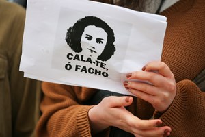 Concentração 'pela liberdade' em Évora recebe Chega com 'Grândola Vila Morena'