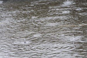 Mau tempo: Marginal de Oeiras reaberta ao trânsito no sentido Cascais-Lisboa