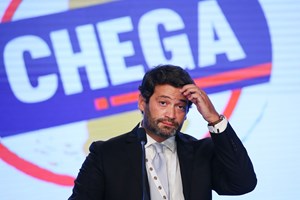 Jovem 'conservadora de direita' cuida das redes sociais do Chega