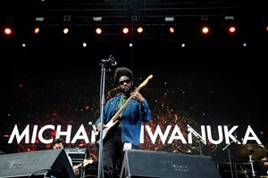 Michael Kiwanuka vence prémio Mercury pelo álbum 'Kiwanuka'