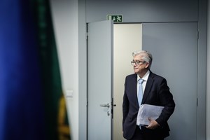 Governo assume que 2021 será 'decisivo' para preparar futuro do SNS