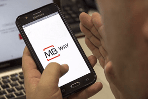 PSP do Porto detém suspeitos de lucrar meio milhão de euros em burlas na MBWAY