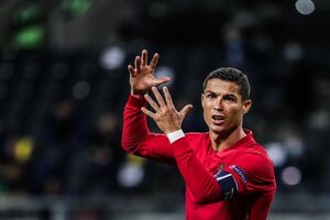 Ronaldo marca 100 golo pela Seleção no Portugal-Suécia