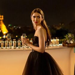 Assistente de direção de 'Emily in Paris' morre repentinamente durante as filmagens