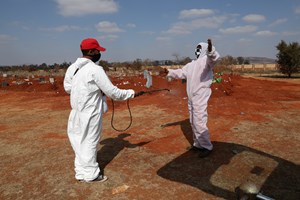 Usar máscara é tão importante como haver uma vacina, frisa CDC África