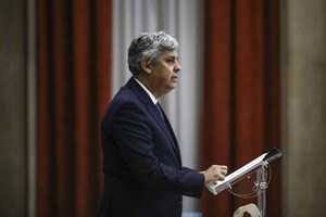 Centeno vai ser professor da Universidade Nova