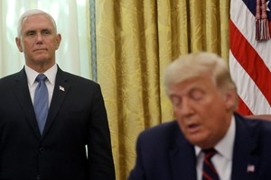 Mike Pence recusa invocar 25.ª emenda para destituir Trump