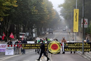 Cimeira Ibérica: Manifestantes exigem fecho de Almaraz, fim de portagens e reposição de comboios