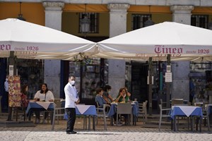 Covid-19: Alívio das restrições arranca hoje com restauração a poder funcionar até às 02h