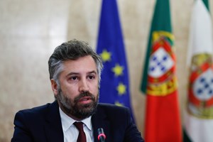 Pedro Nuno Santos manifesta apoio a Ana Gomes e critica direção do PS