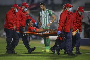 Jorge Jesus antecipa 'lesão grave' para André Almeida