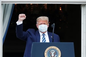 Trump diz que Fauci é 'um desastre' e que os americanos estão fartos da Covid-19