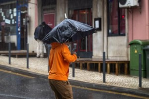 Catorze distritos sob aviso amarelo devido à previsão de chuva