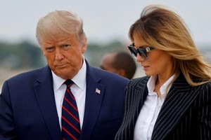Covid-19: Melania Trump cancela presença em comício devido a tosse persistente
