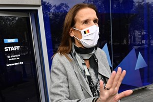 Covid-19: Ministra belga em cuidados intensivos